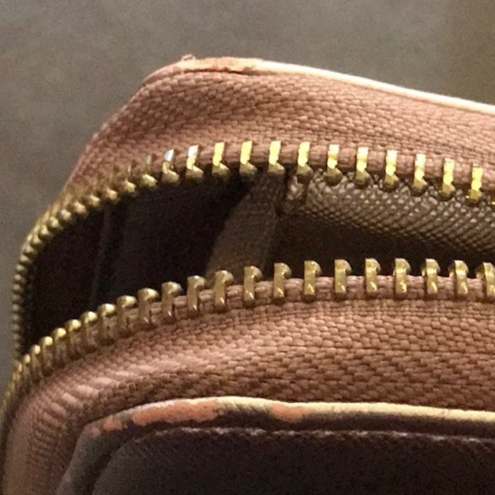 Tory Burch Robinson zip continental wallet in a metallic rose gold W/ Dust bag - Picture 11 of 11
